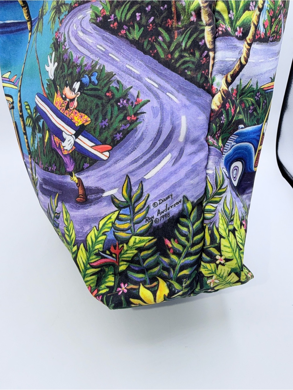 Walt Disney Gallery Hawaii Tote Bag - Picture 3 of 10